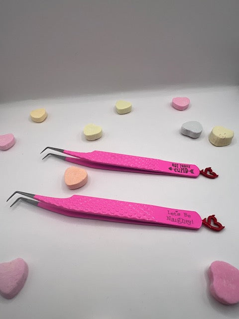 90 degree fine point tweezer with fiber tip