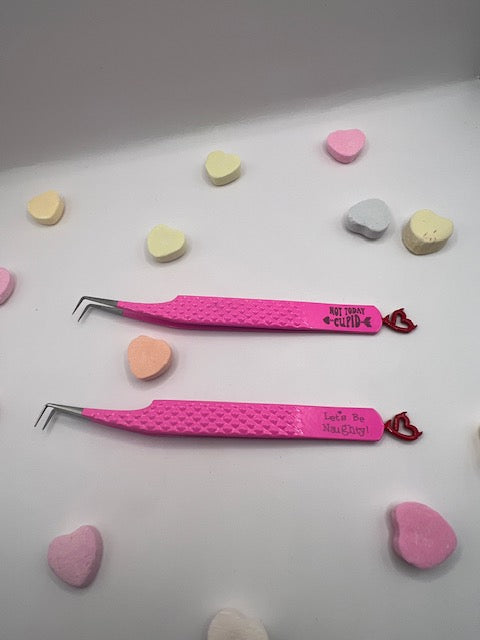90 degree fine point tweezer with fiber tip