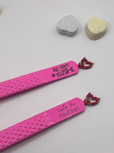 90 degree fine point tweezer with fiber tip