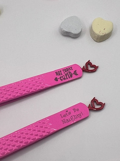 90 degree fine point tweezer with fiber tip