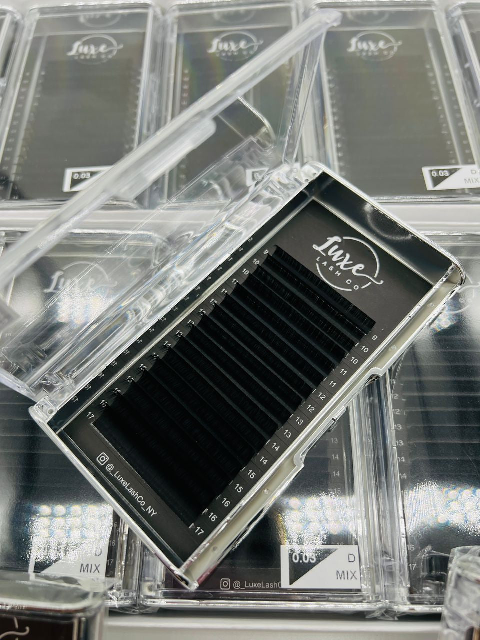 Volume lashes mixed 9-17MM(16 row) – Luxe Lash Co The Shop